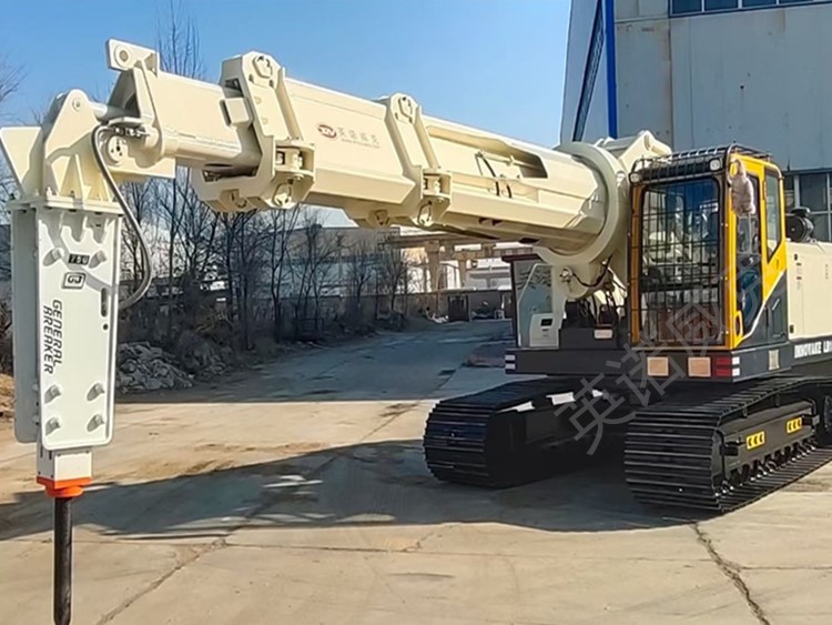 LB120IV型履带式全液压拆炉机